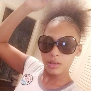 Meet your Posher, Teri